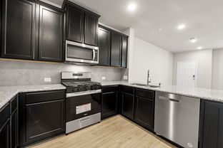 Crockett 5A3 - Sierra Vista Townhomes: Rosharon, Texas - HistoryMaker Homes
