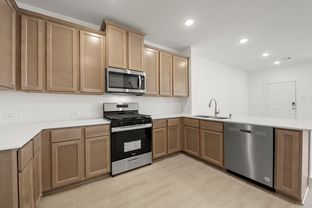 Travis 5B4 - Sierra Vista Townhomes: Rosharon, Texas - HistoryMaker Homes
