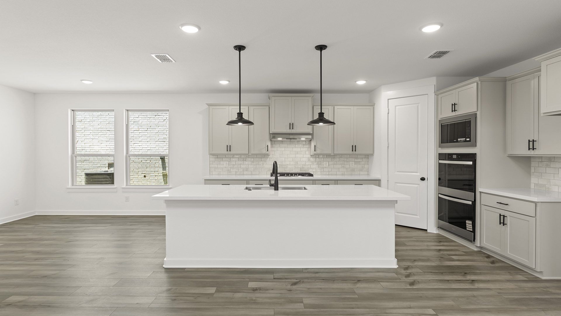 4 1425 Clare Court - Kitchen