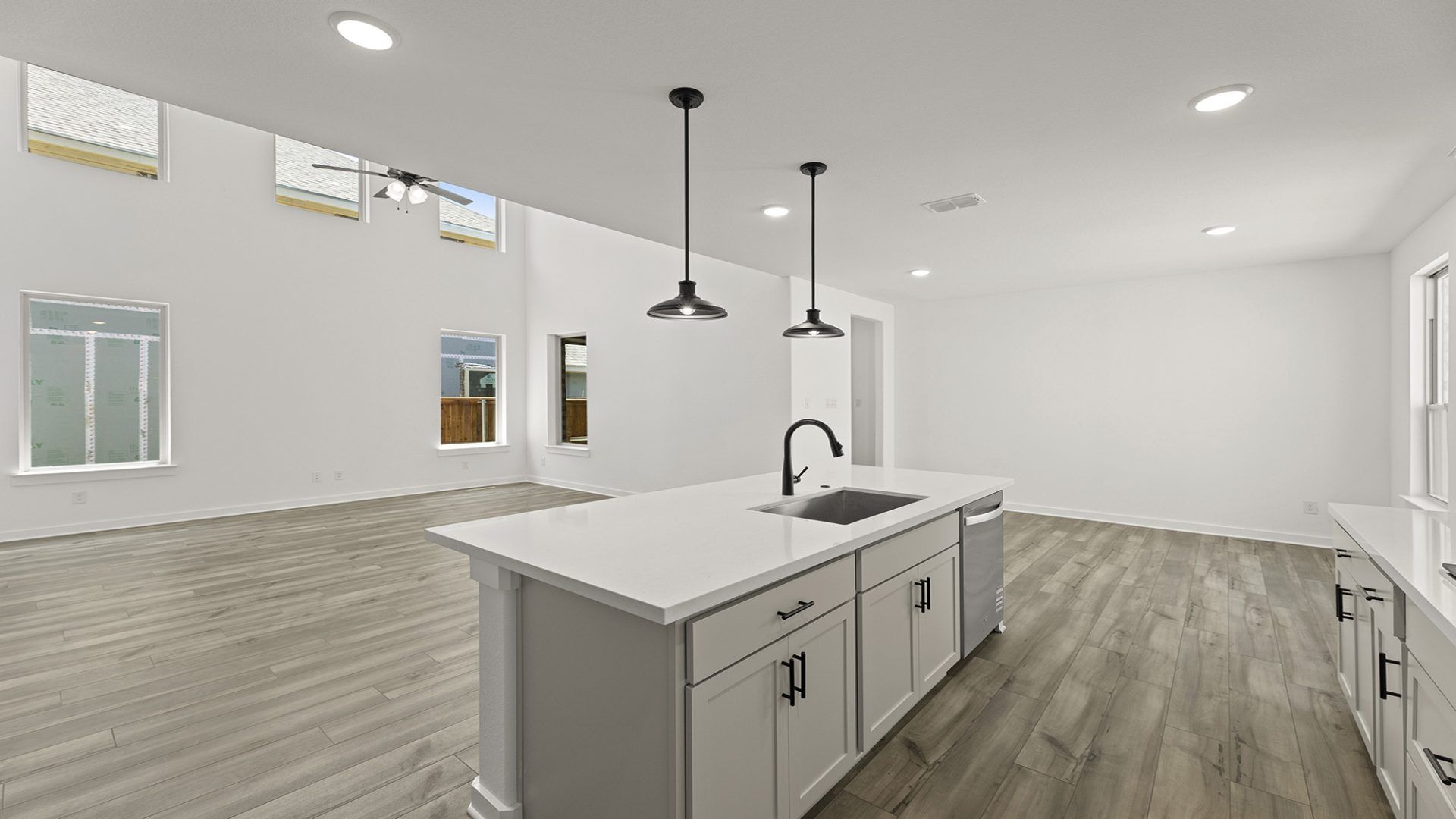 5 1425 Clare Court - Kitchen (3)