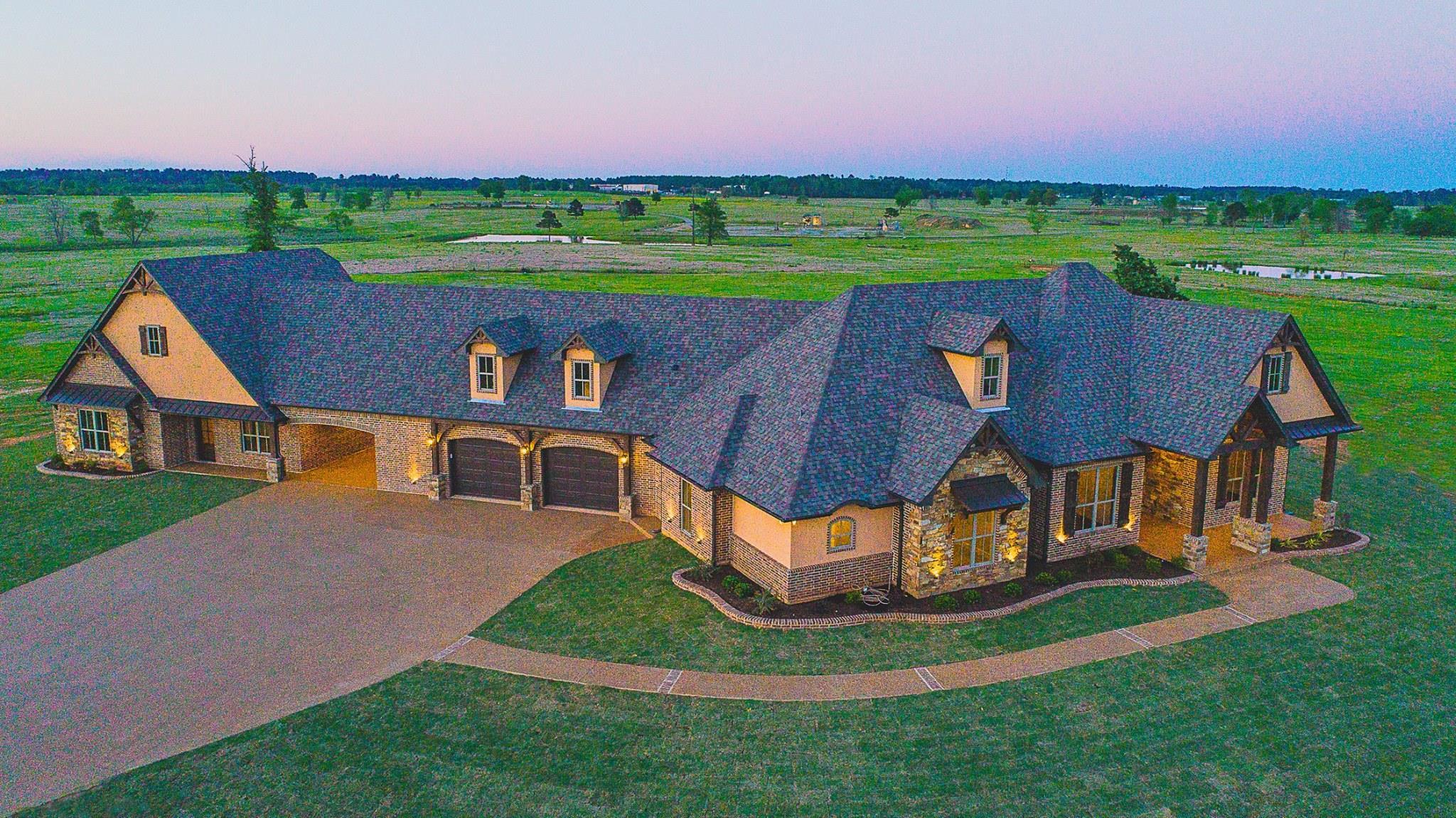 casa en Hitt Properties por Hitt Properties