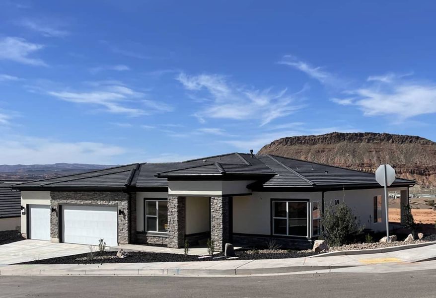 1653 E Black Brush Drive 94. Washington, UT 84780