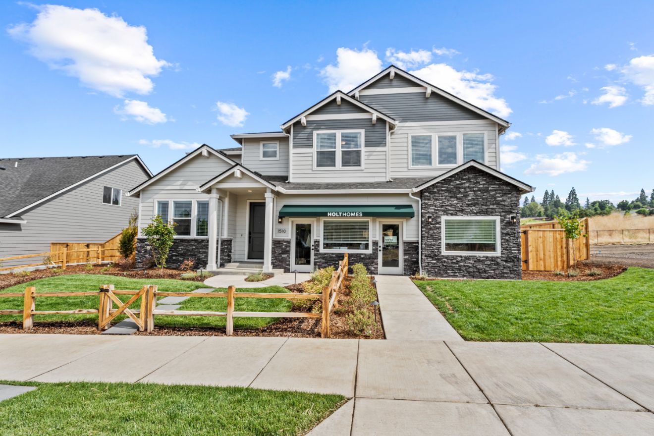 homes in Eagle Point by Holt Homes