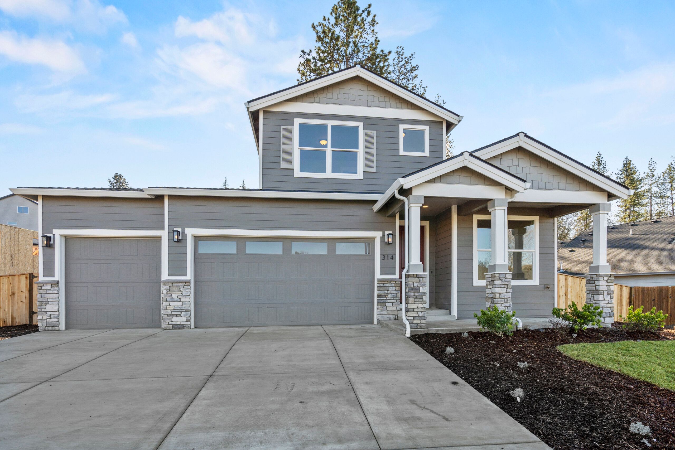 1510 Poppy Ridge Drive. Eagle Point, OR 97524