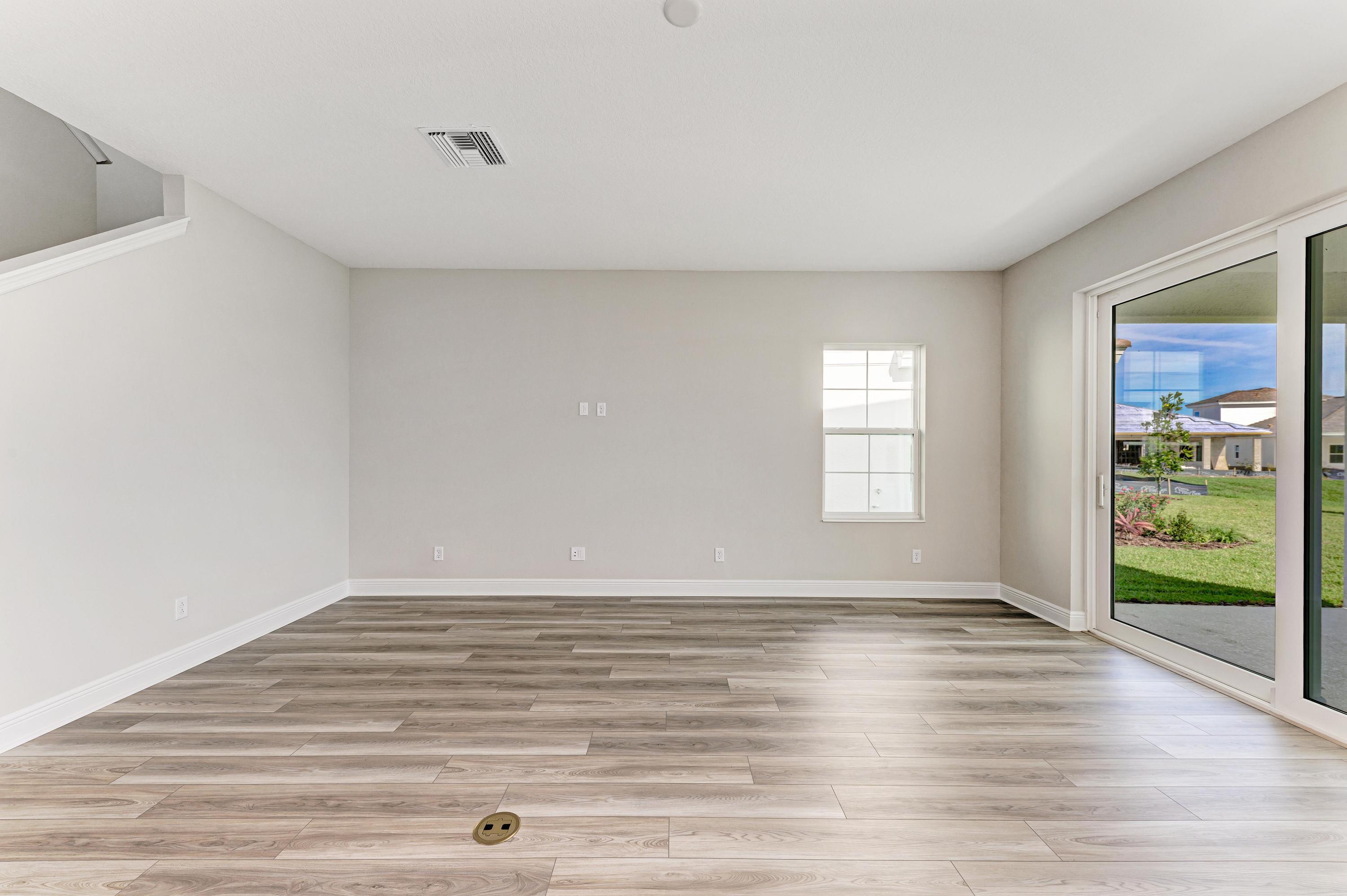 10148 Surrey Rose Dr - Grand Room