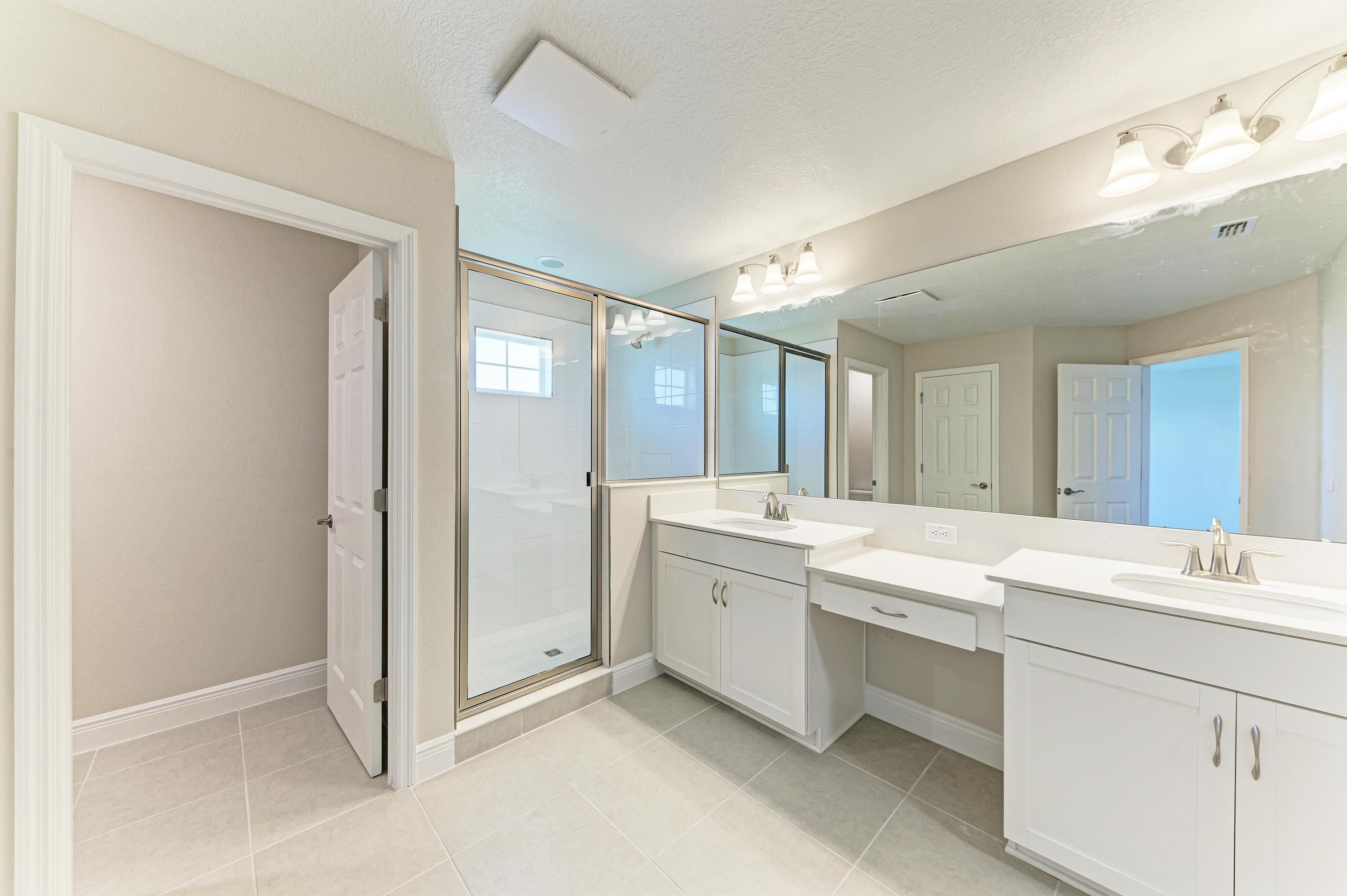 10148 Surrey Rose Dr - Owner's Bath
