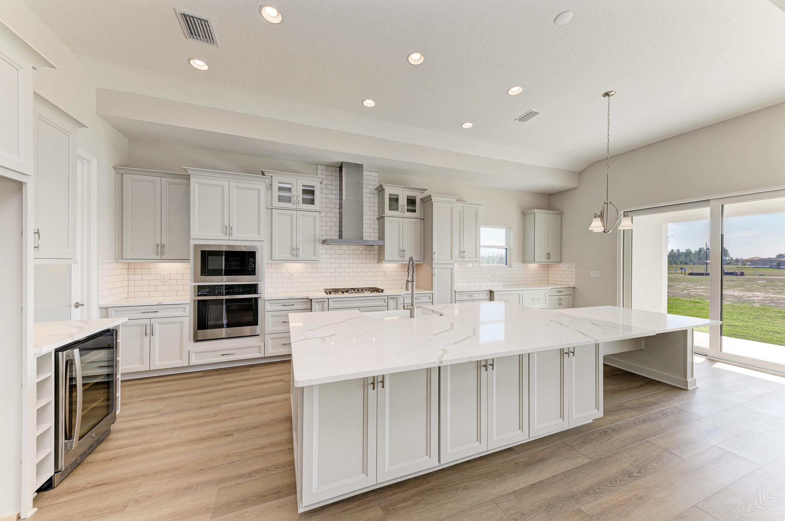 Bayport II - 35564 Big Hawk Dr - Lot 2-13 - Gourmet Kitchen