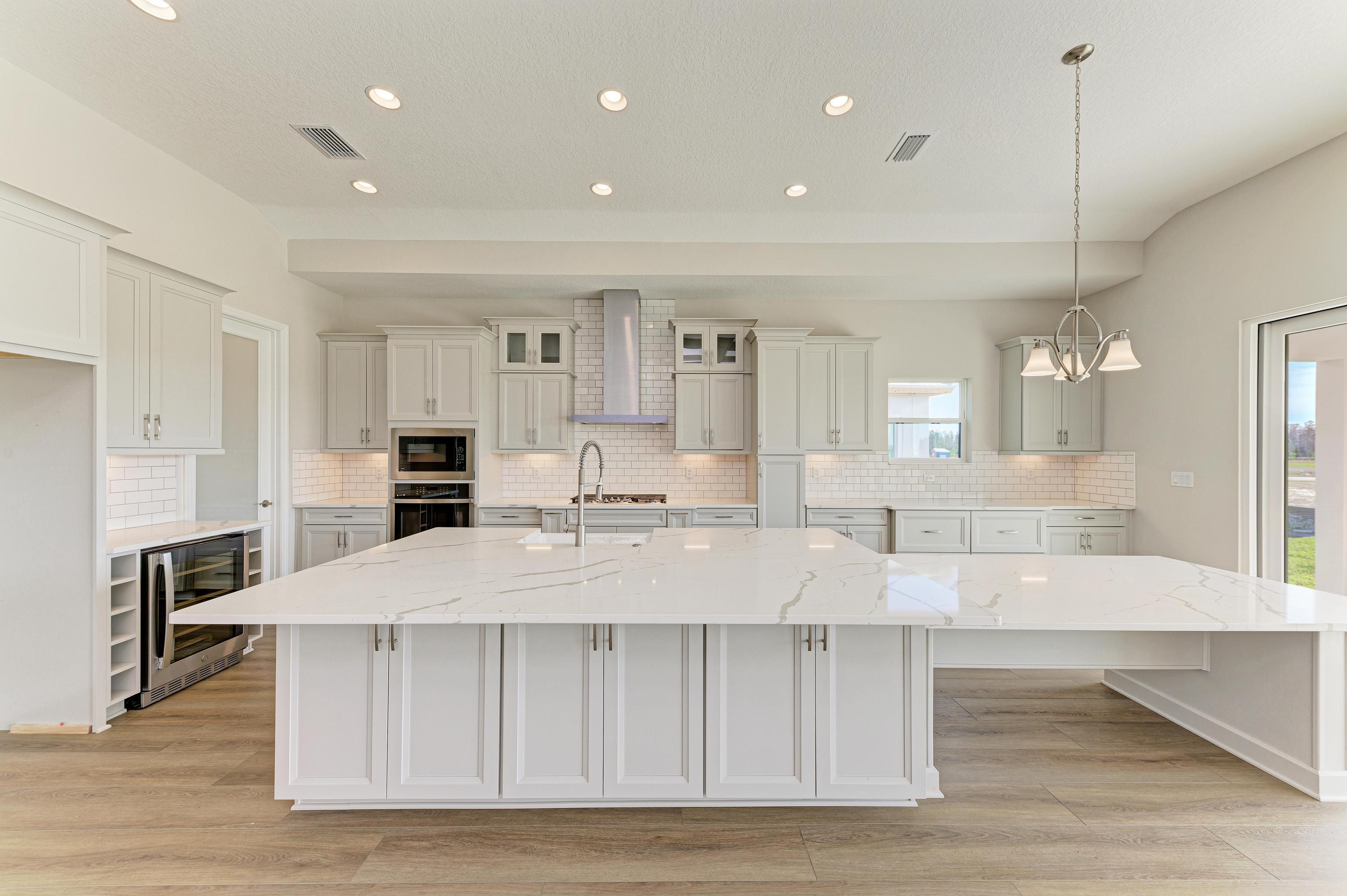Bayport II - 35564 Big Hawk Dr - Lot 2-13 - Gourmet Kitchen