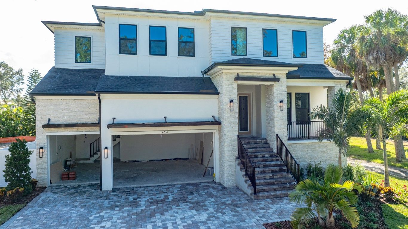 4616 W Estrella St (Granada A)