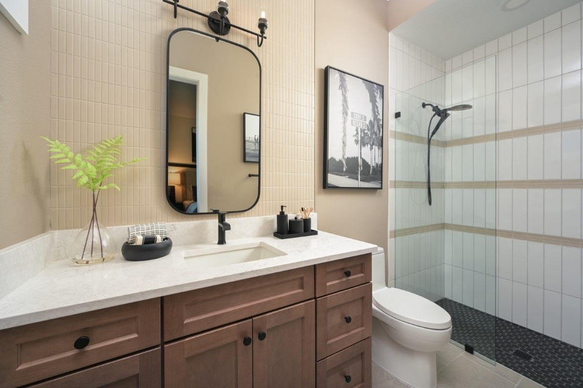 Campania Grande II at Star Farms | Secondary Bathroom