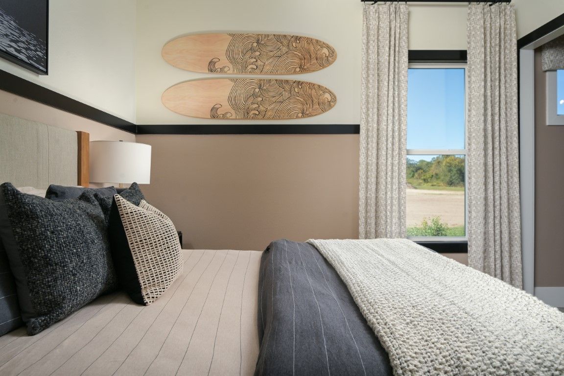 Campania Grande II at Star Farms | Secondary Bedroom