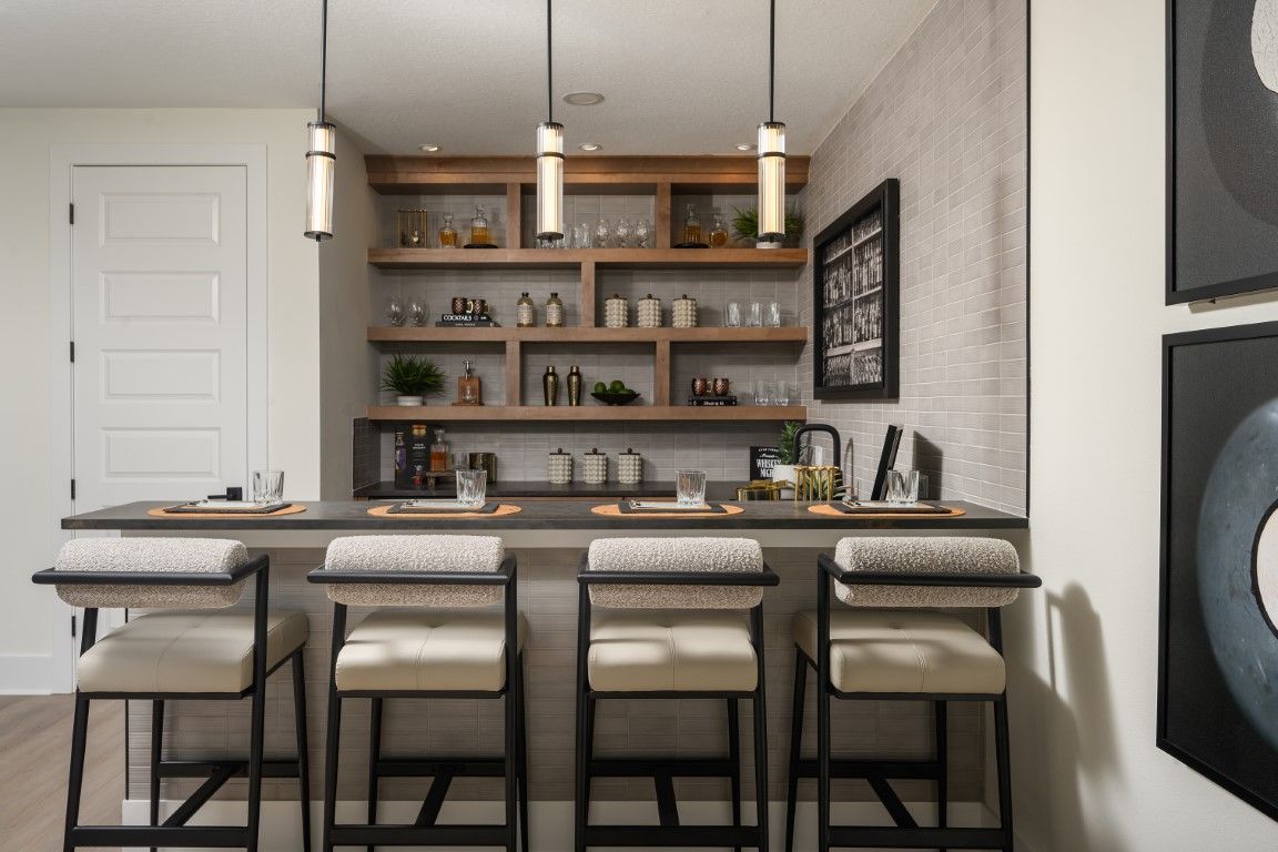 Campania Grande II at Star Farms | Club Room