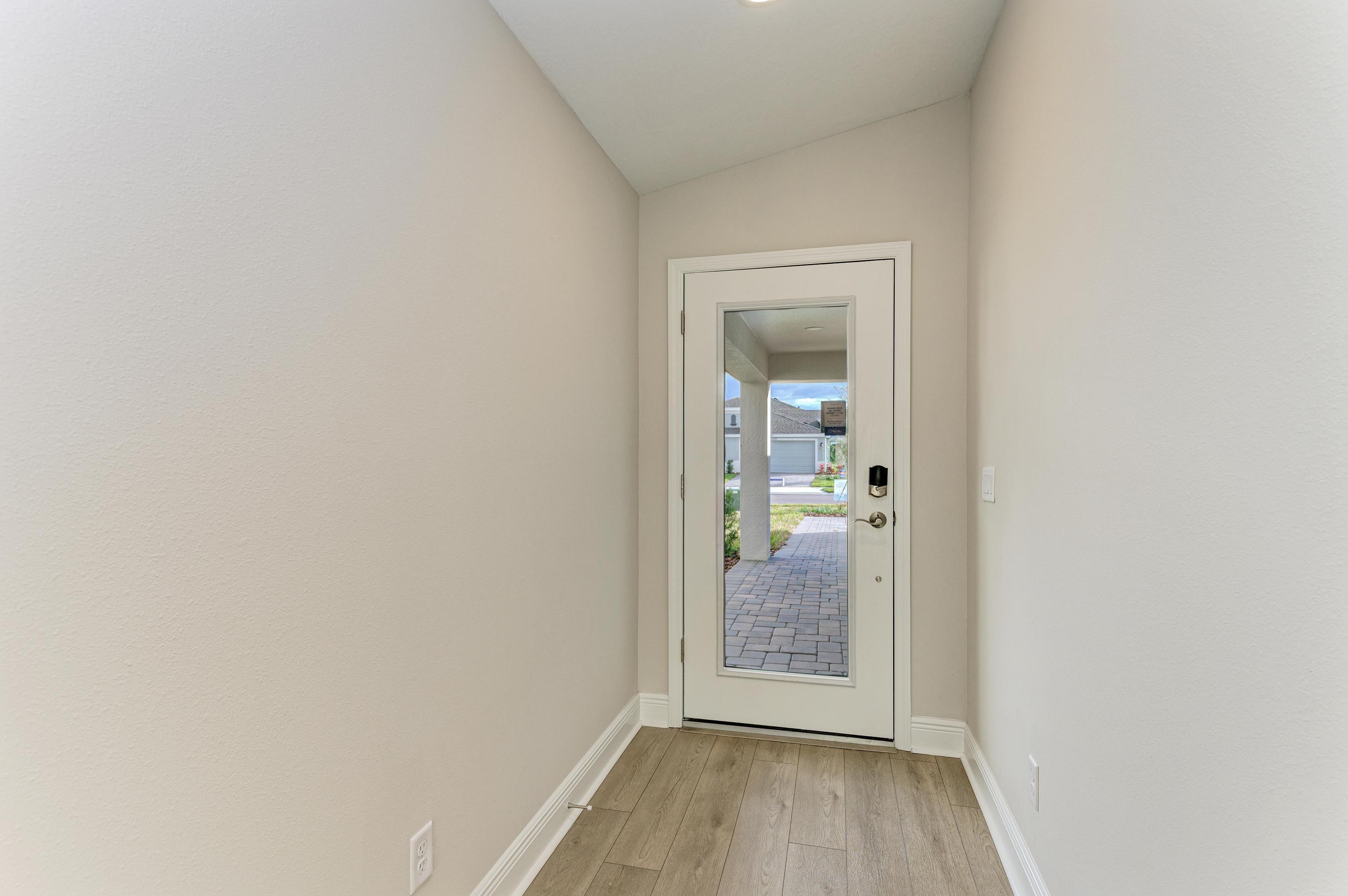 Bridgeport B - 12374 Oak Hill Way - Foyer