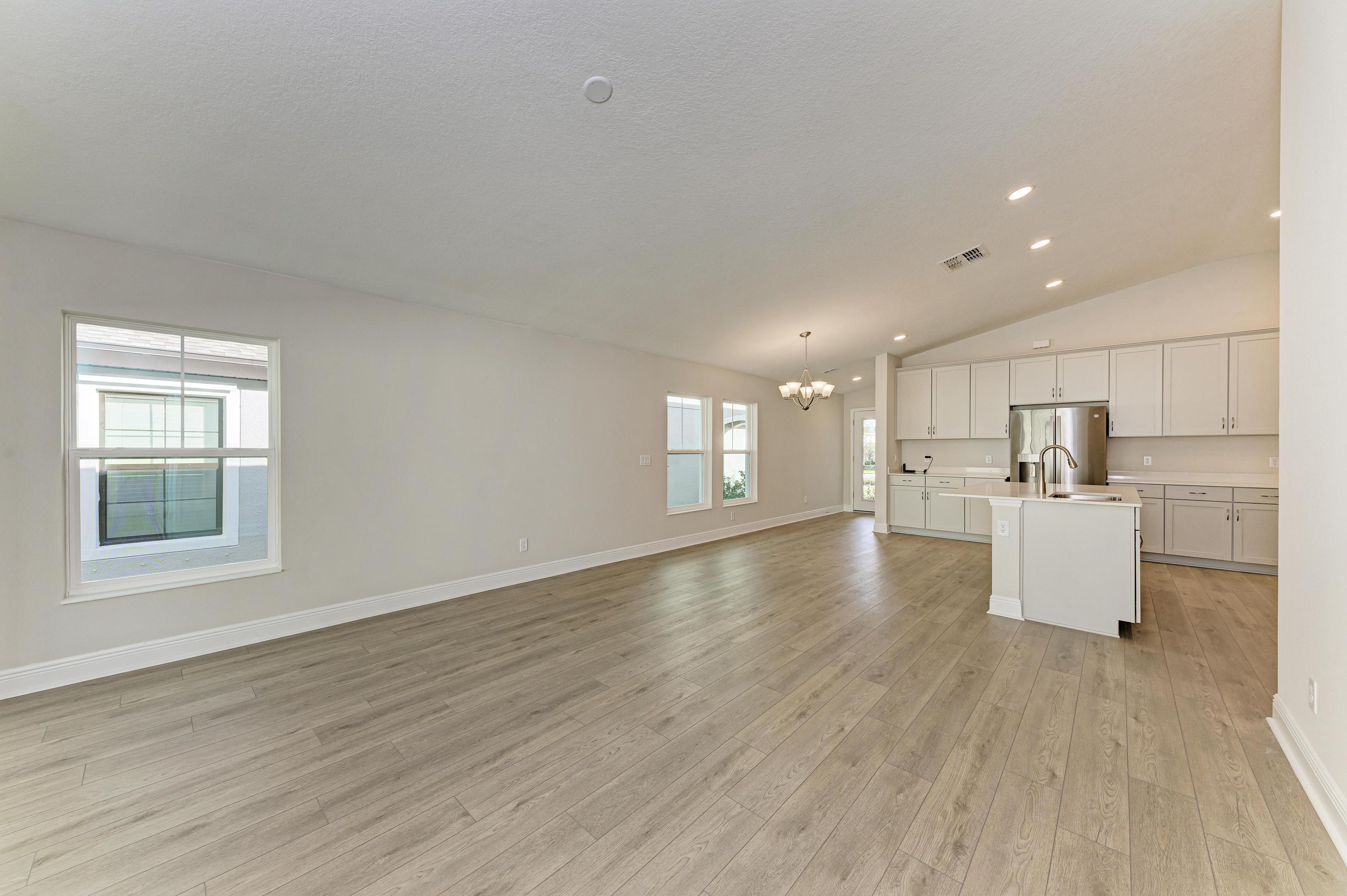 Bridgeport B - 12374 Oak Hill Way - Grand Room