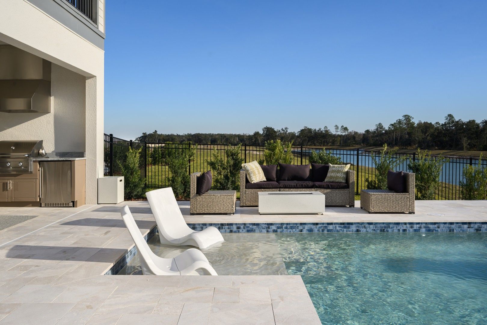 Madeira III at Pasadena Woods | Pool and Covered Lanai