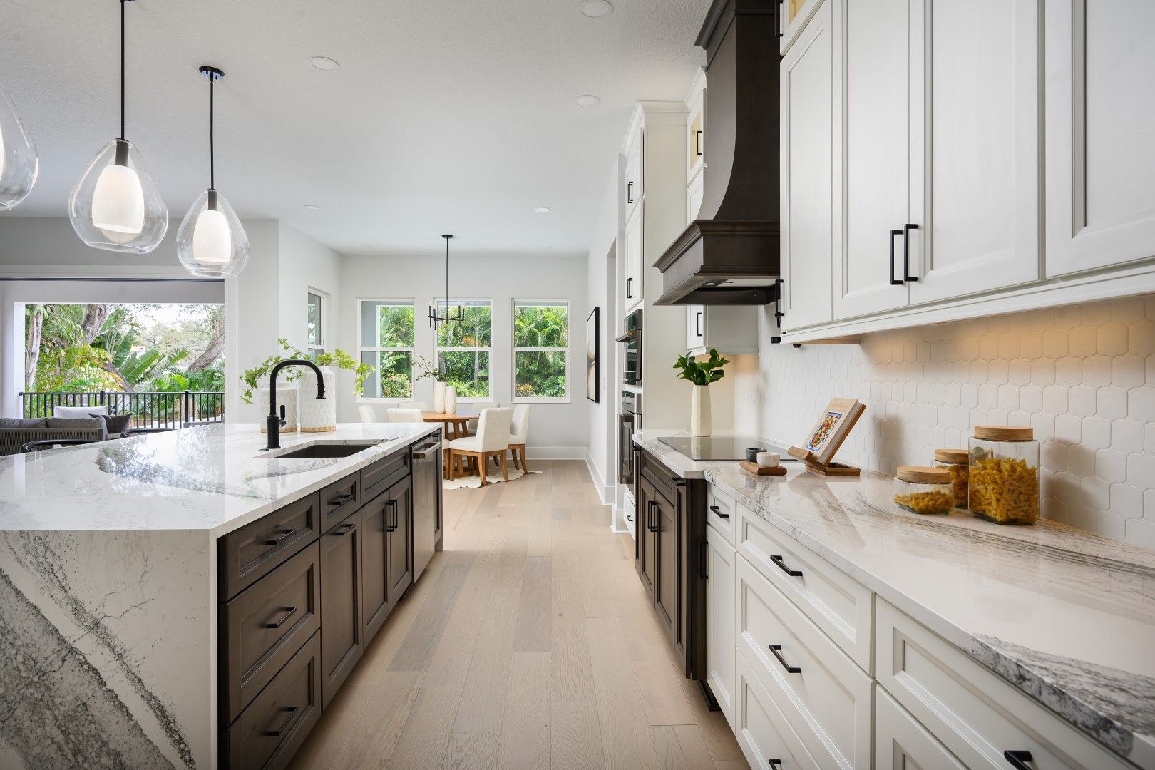 4712 W Clear Ave | Granada A | Gourmet Kitchen