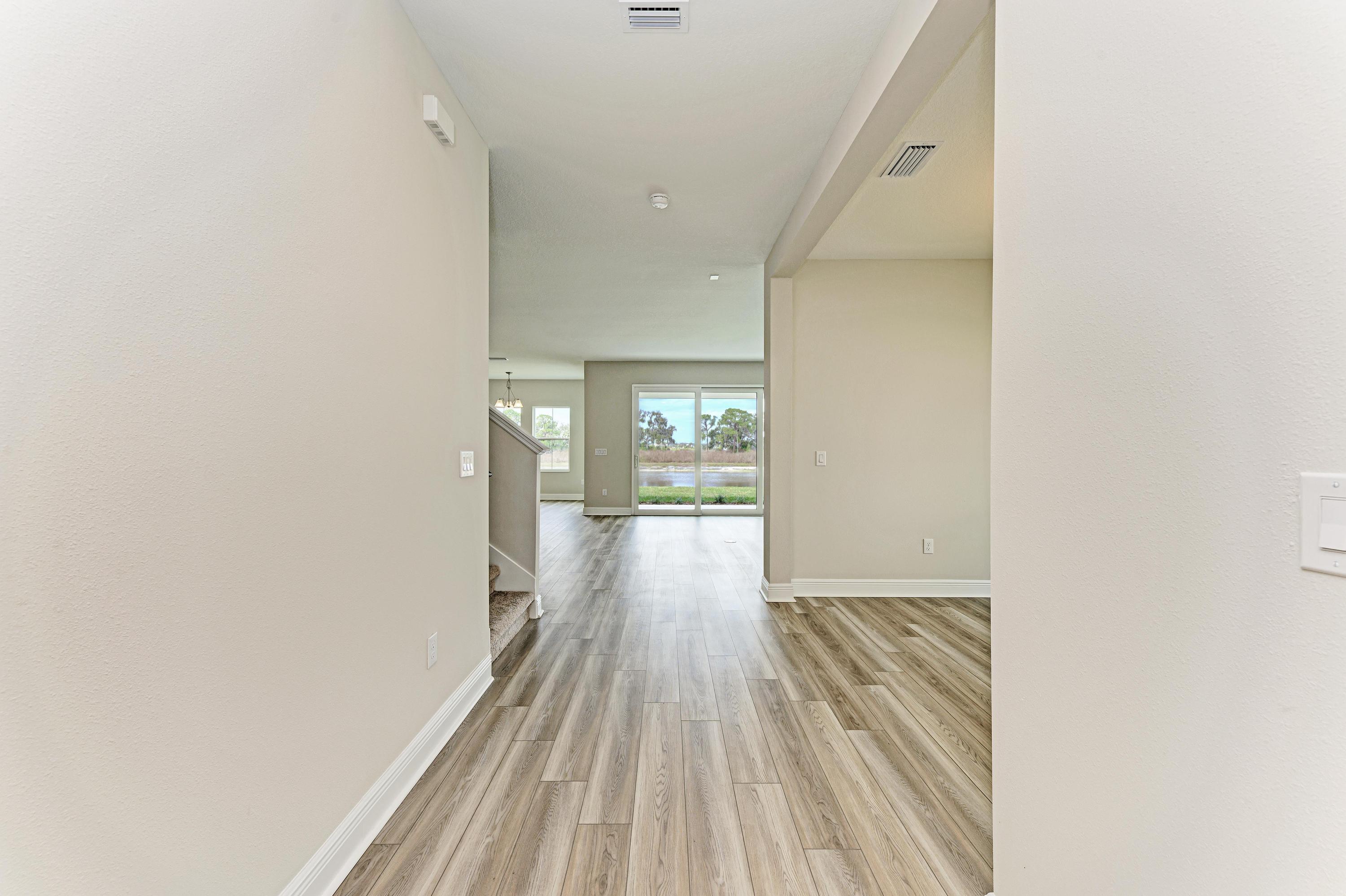 Pelican - 13718 Heartwood Way - Foyer