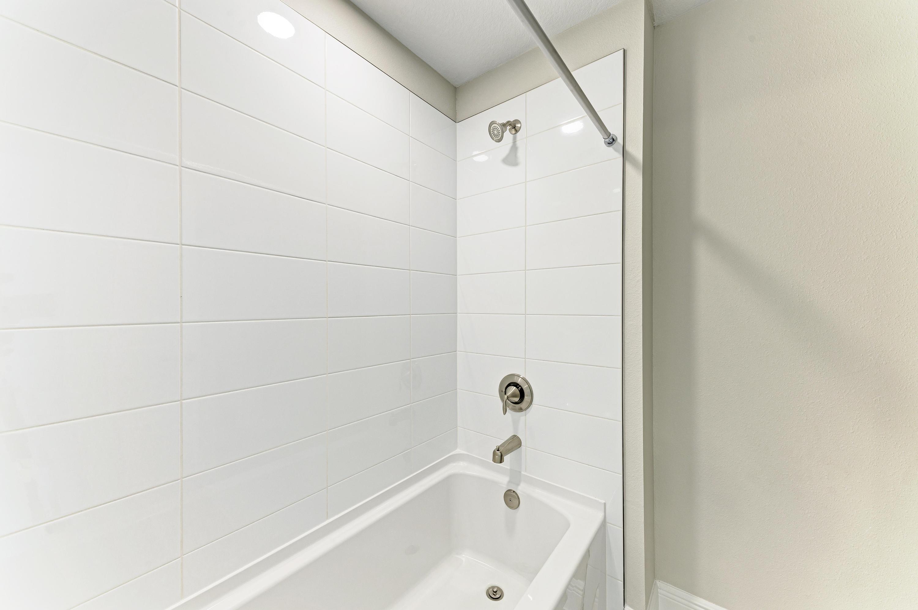 Pelican - 13718 Heartwood Way - Secondary Bathroom