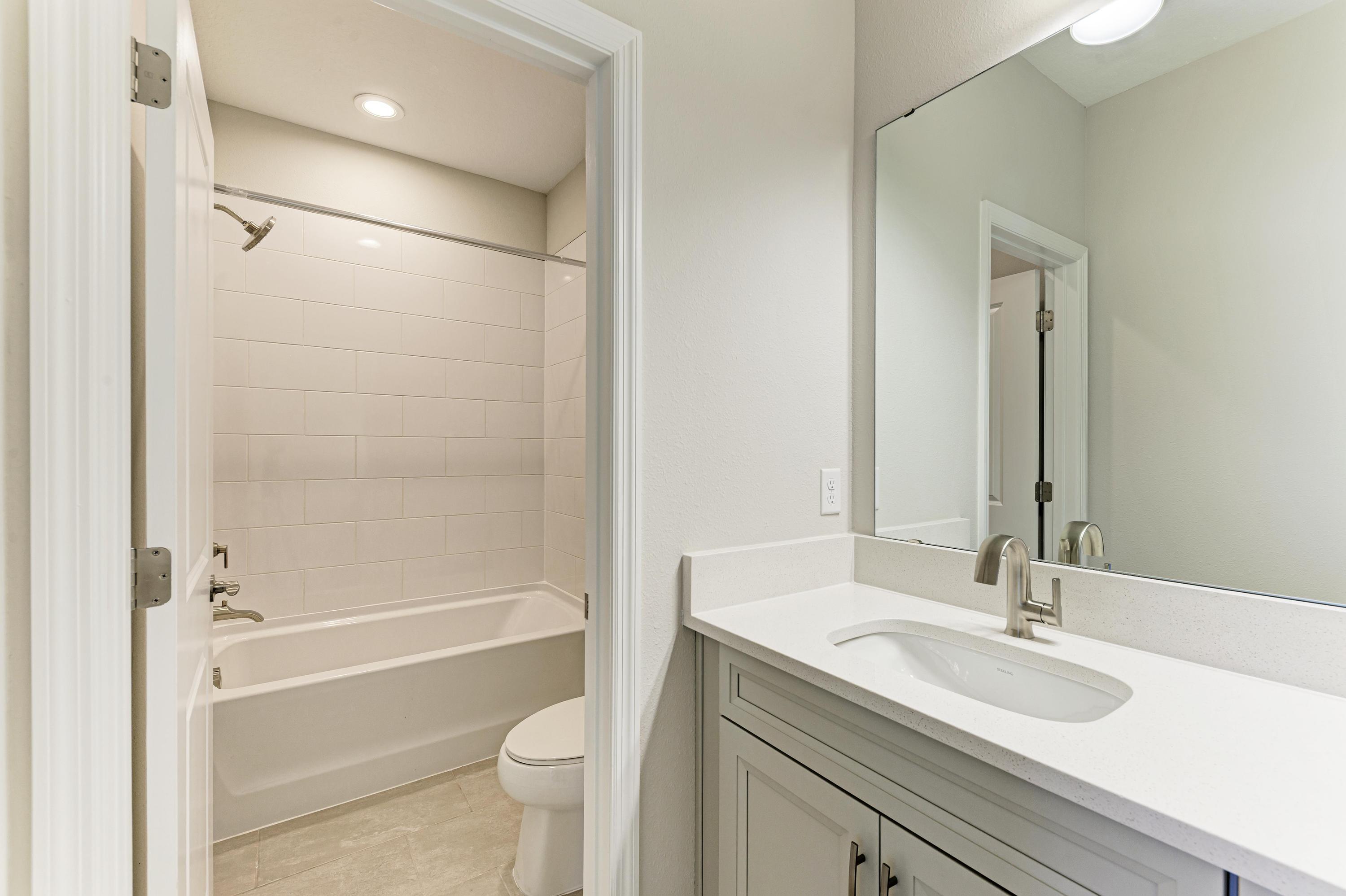 Cedar Key II - 4630 Cedar Fog Ct - Secondary Bathroom