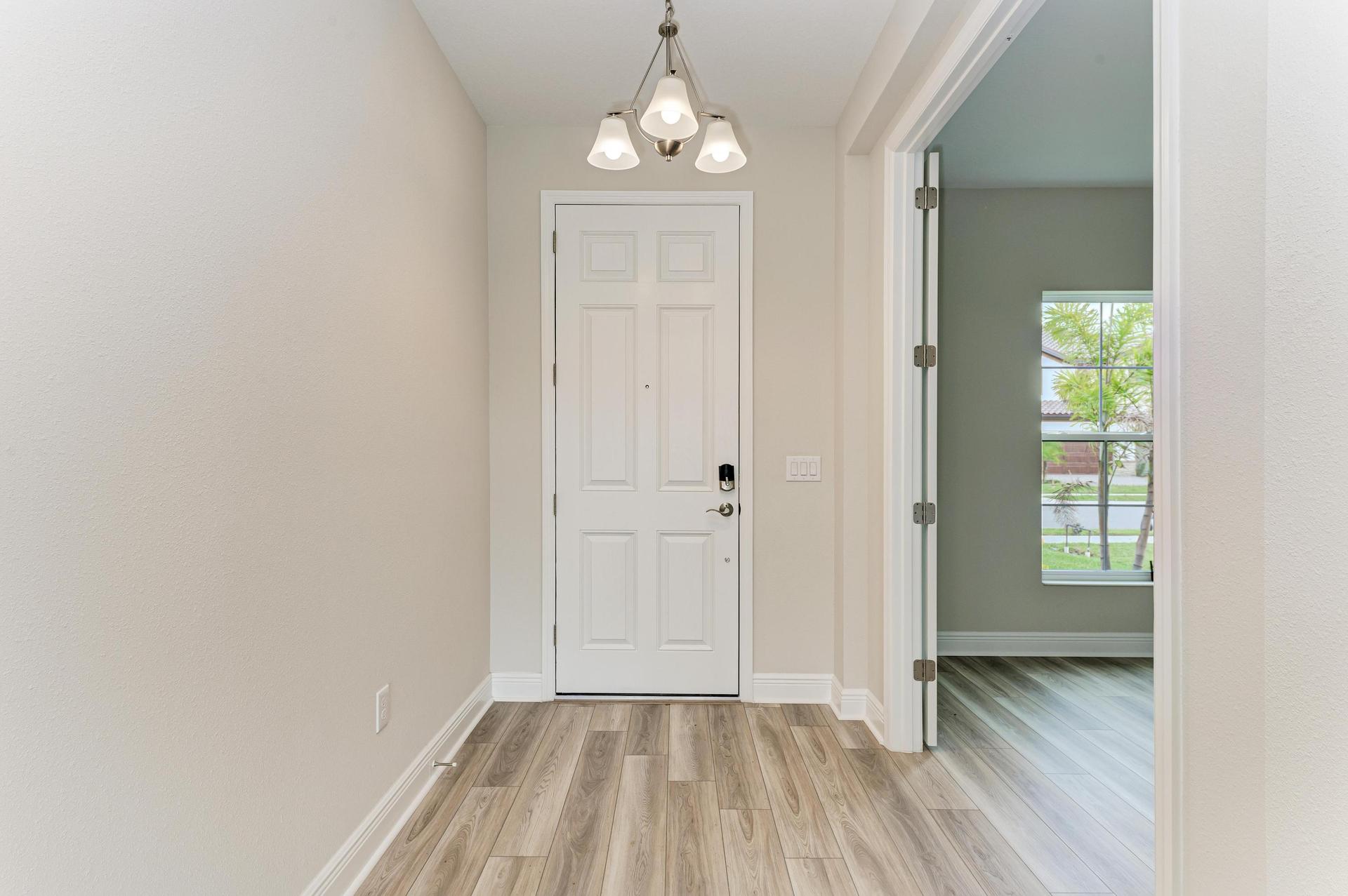Kingfisher - 8509 Dove Bog Ter - Foyer