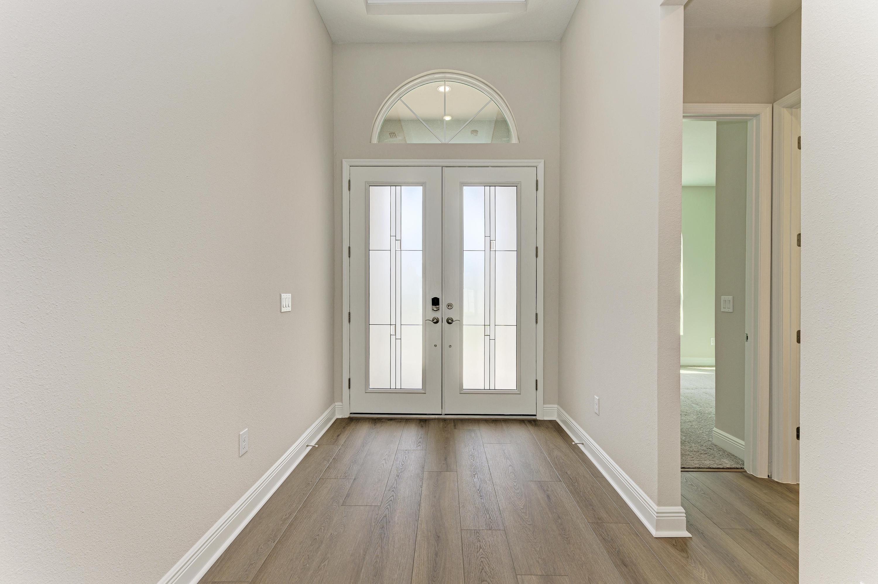 Biscayne I - 13072 Homestead Ln - Foyer