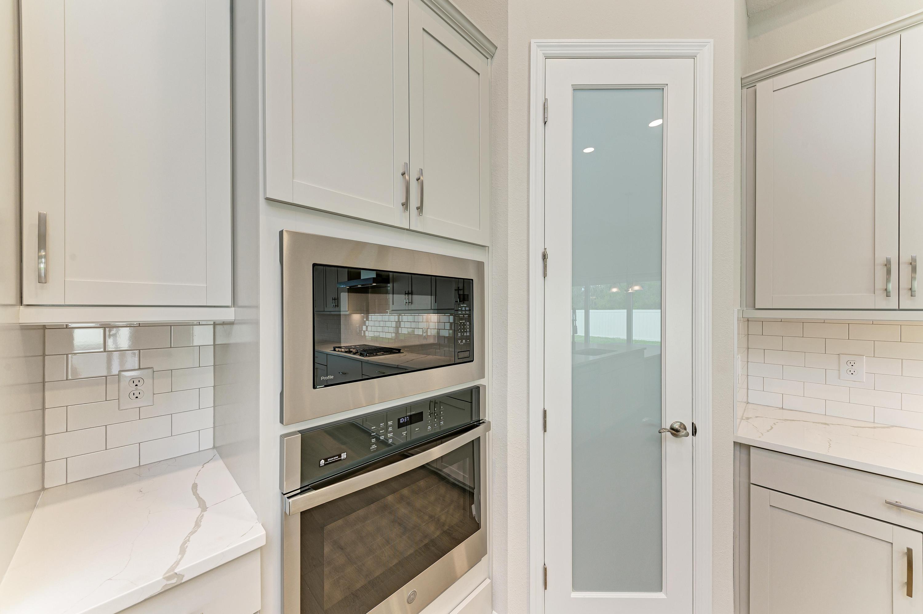 Biscayne I - 13072 Homestead Ln - Gourmet Kitchen