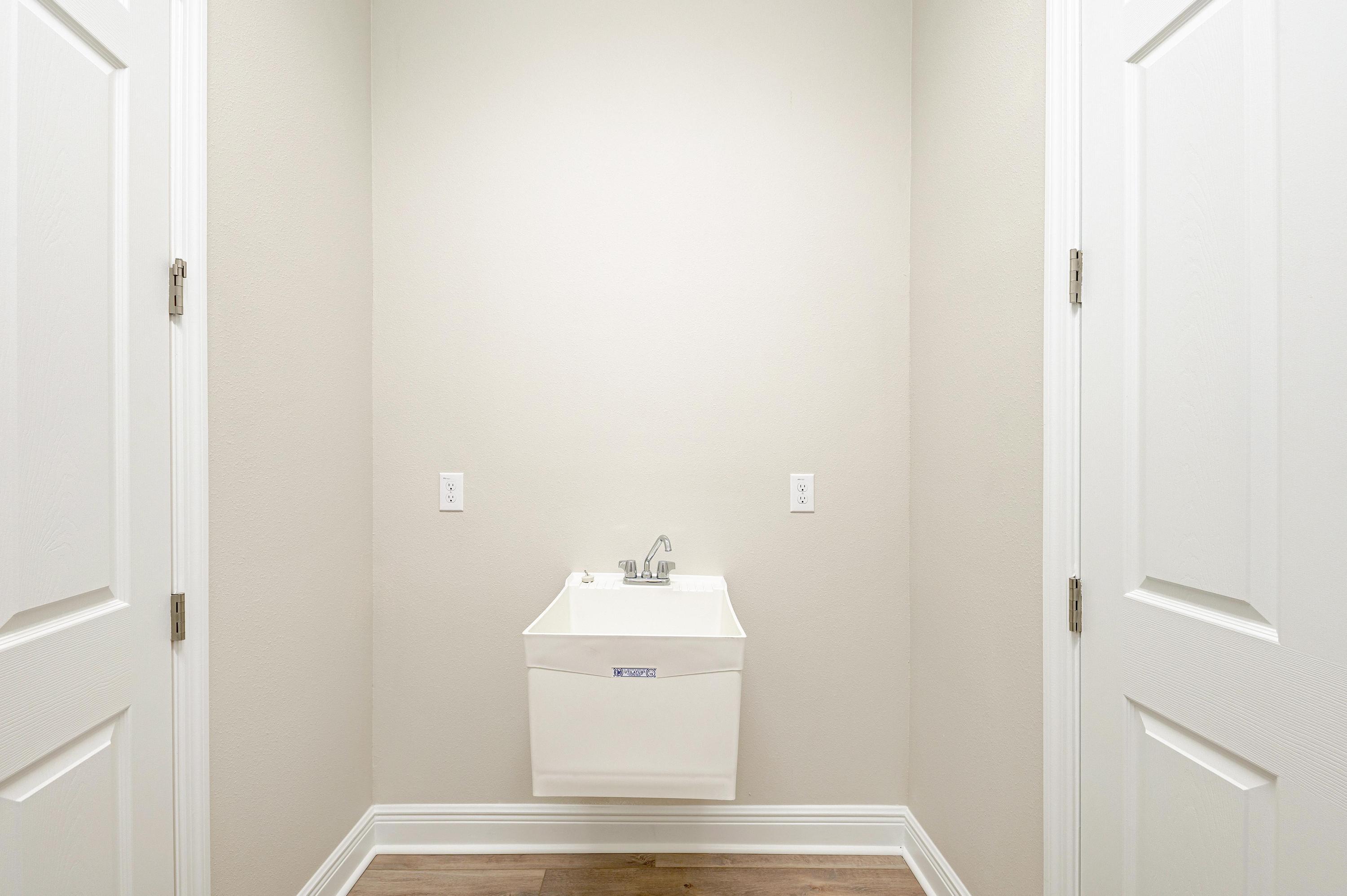 Biscayne II - 13068 Homestead Lane - Laundry Room