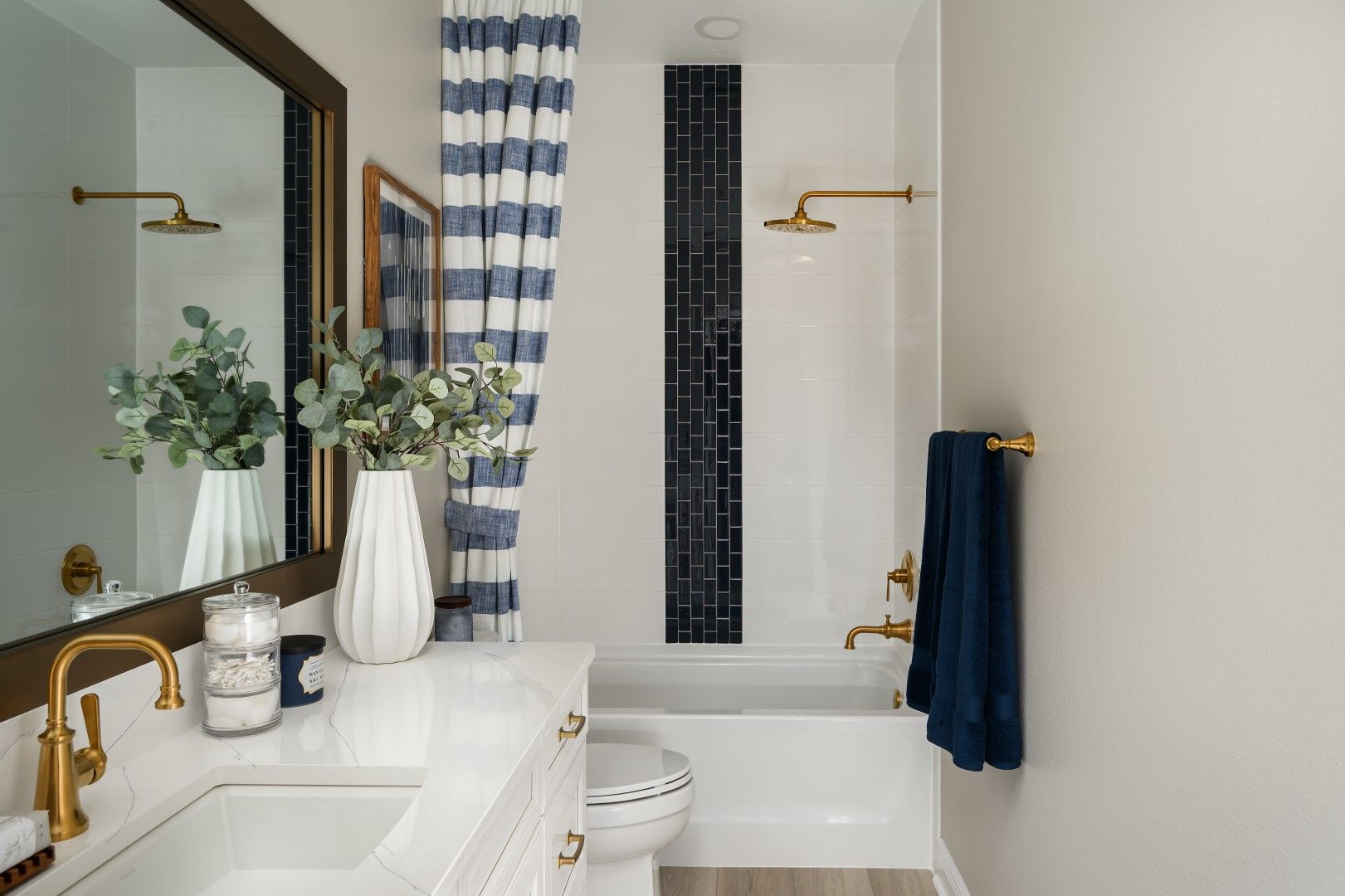 Bayport II at Saddlestone | Secondary Bathroom