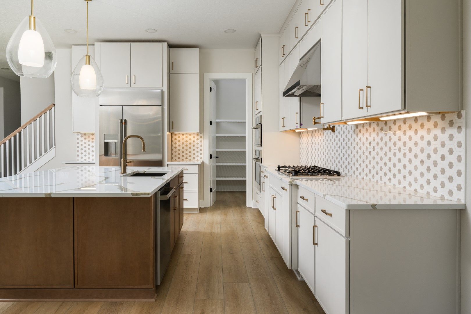 4020 W Cleveland St | Seabreeze A | Gourmet Kitchen