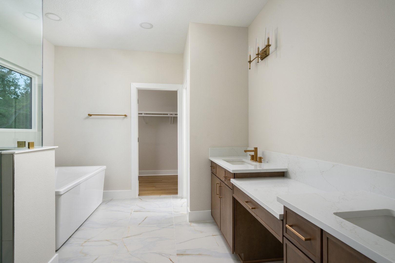 4020 W Cleveland St | Seabreeze A | Owner's Retreat