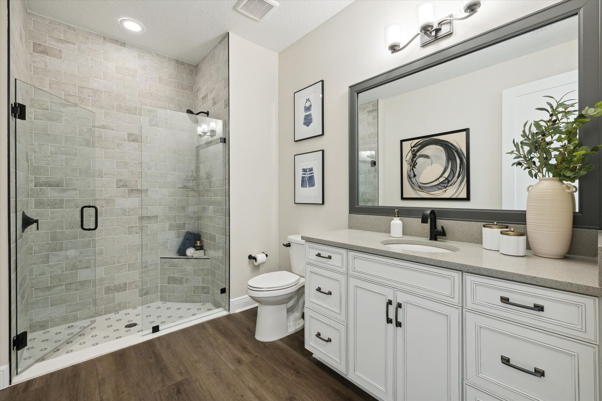 Bayside II - Secondary Bathroom