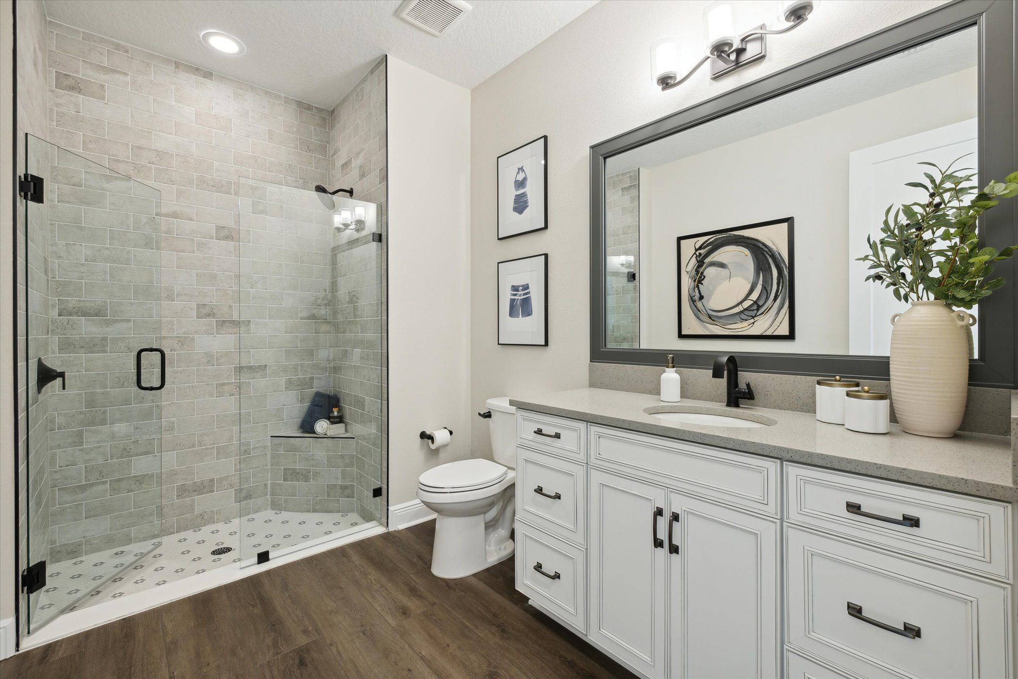 Bayside II - Secondary Bathroom