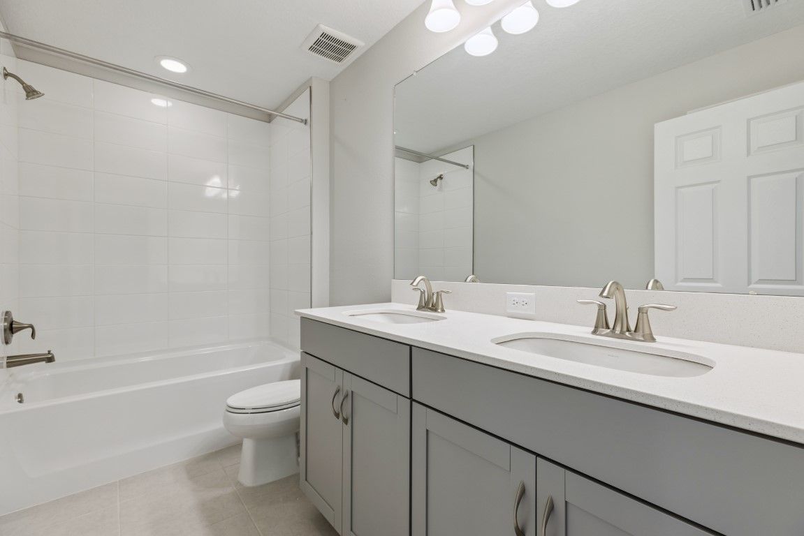9711 Surrey Rose Dr - Bath 3