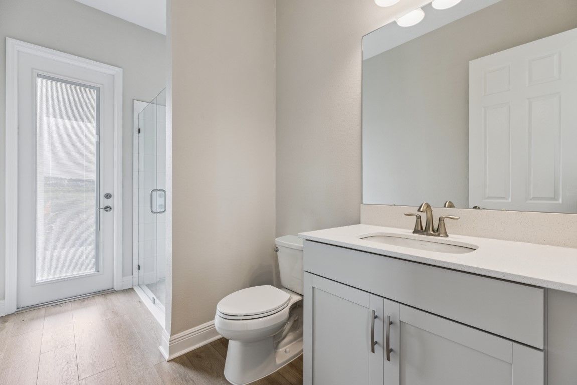 10303 Surrey Rose Dr - Bath 3