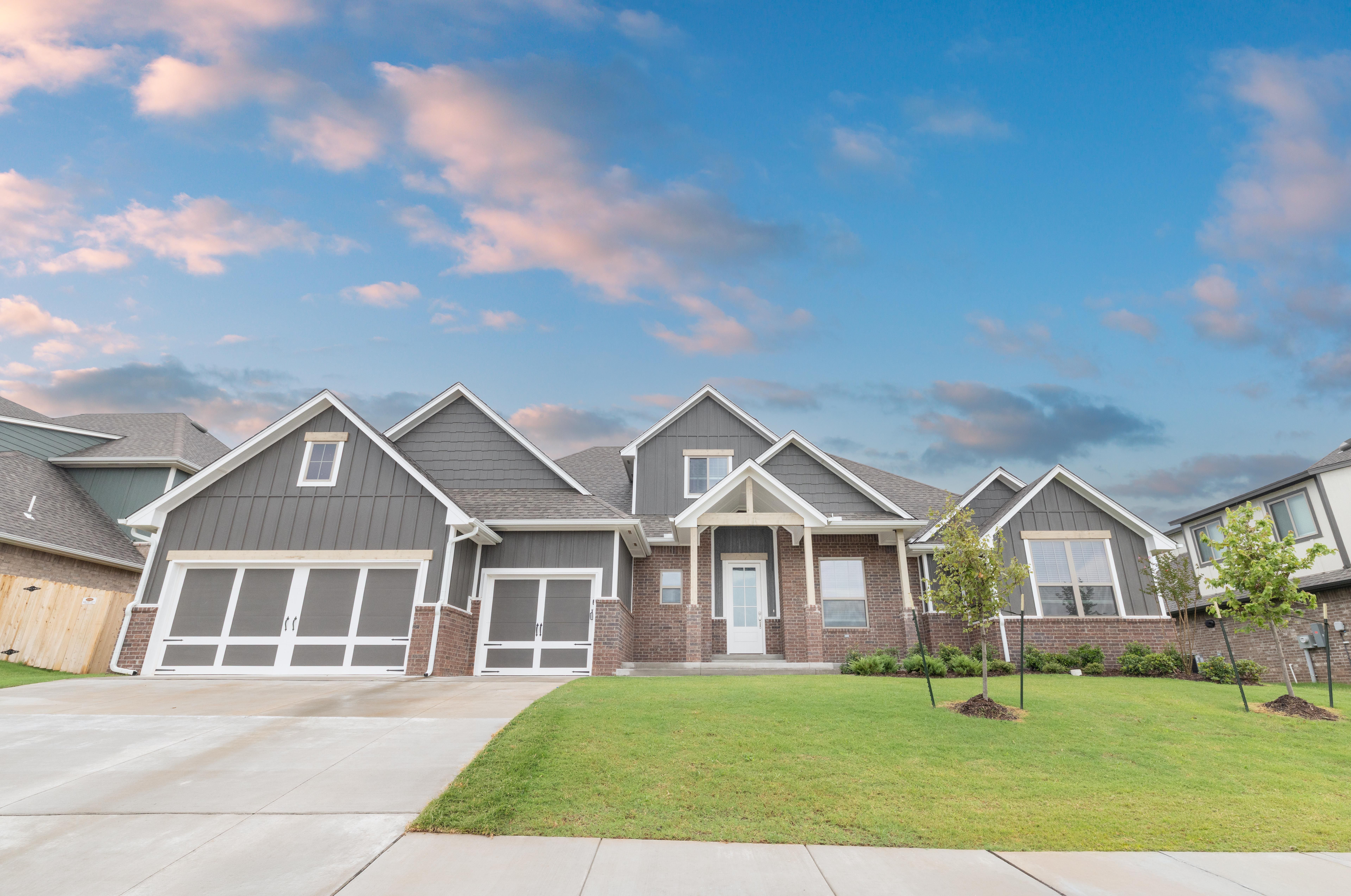 Lynne Bonus Room - Highgarden: Arcadia, Oklahoma - Homes By Taber
