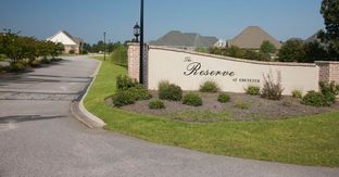 The Reserve at Ebenezer por Hopkins Builders en Florence South Carolina