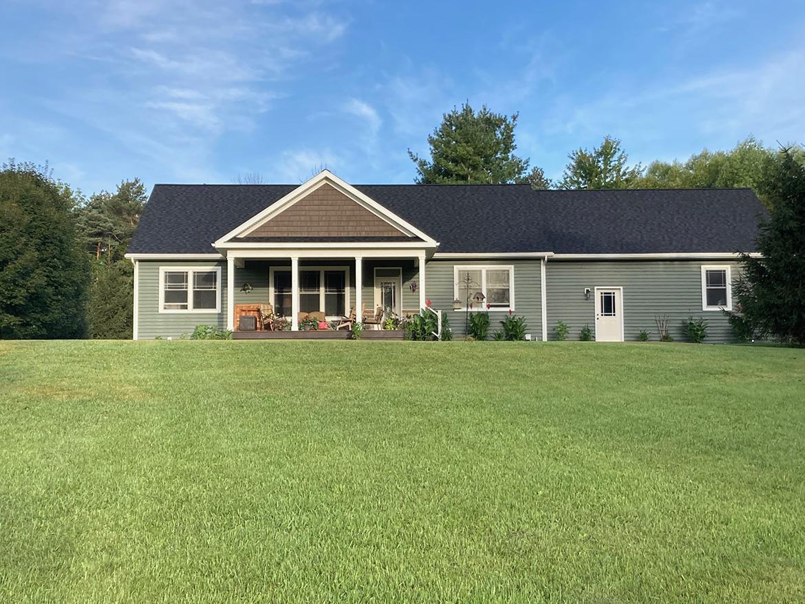 casa en Hough Builders, Inc. por Hough Builders, Inc.