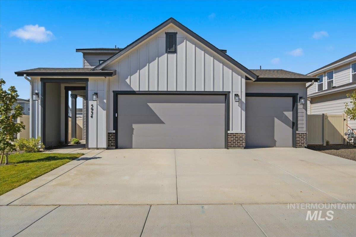5934 W Parachute Dr.