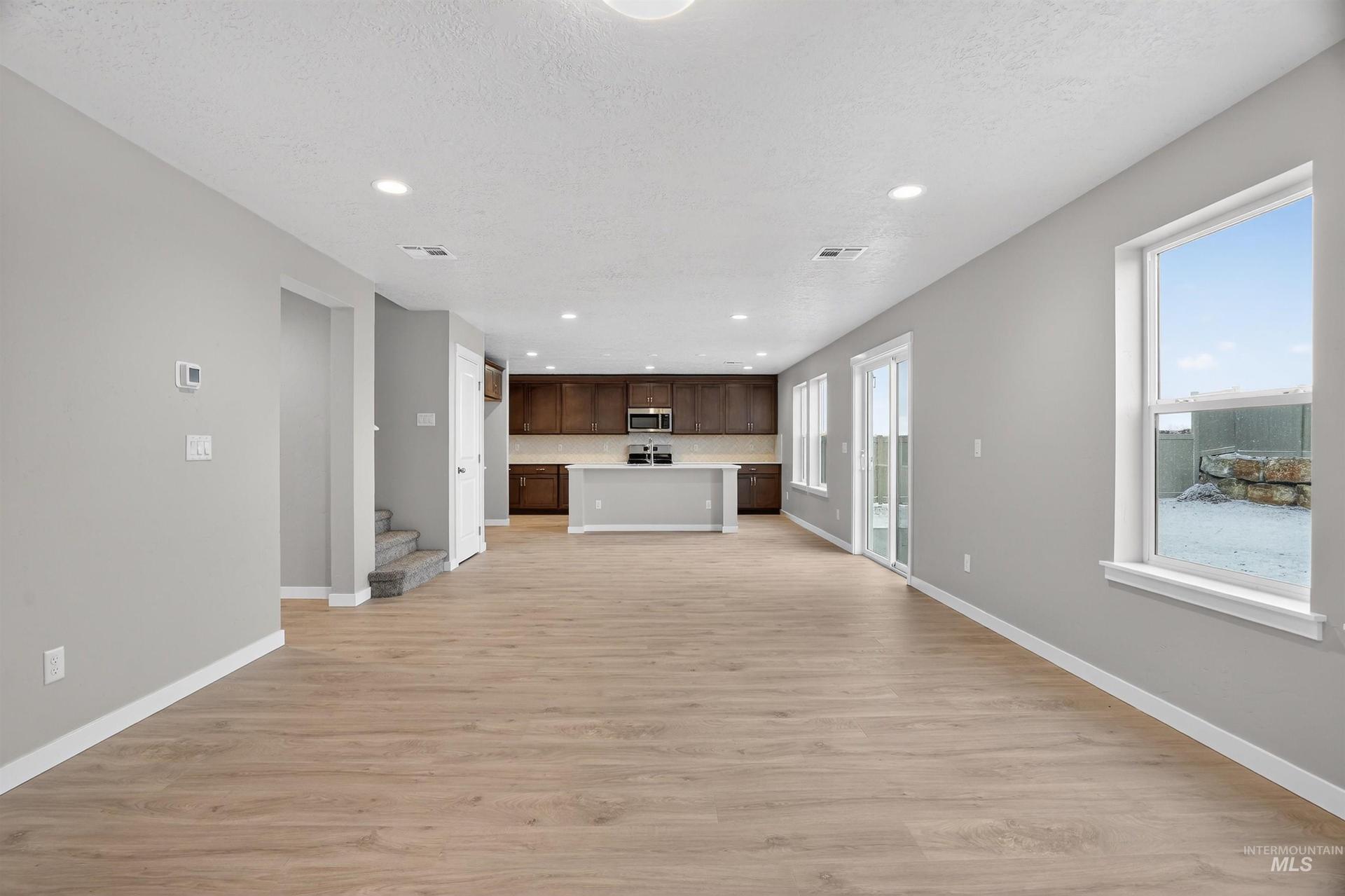19317 Snowyside Way