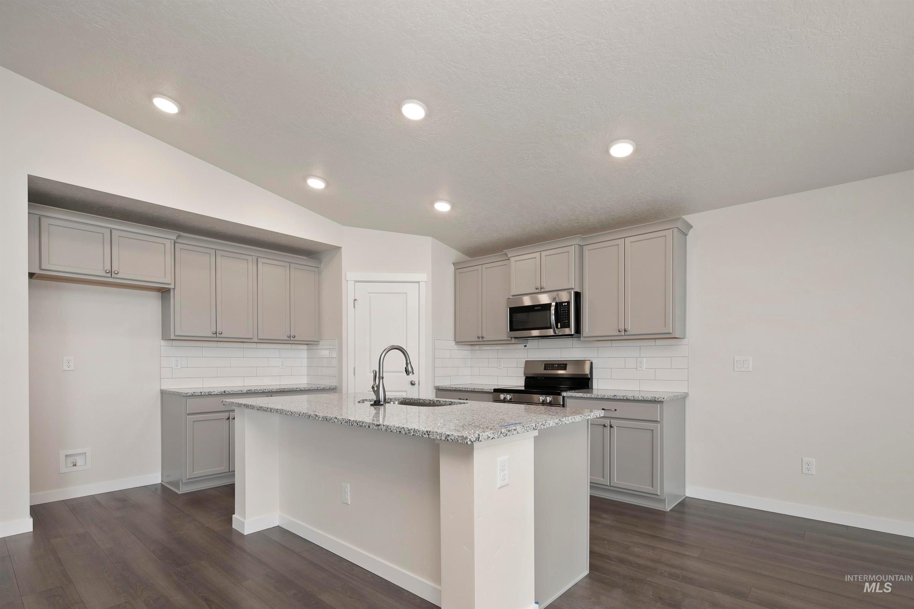 7687 E Meriwether Dr