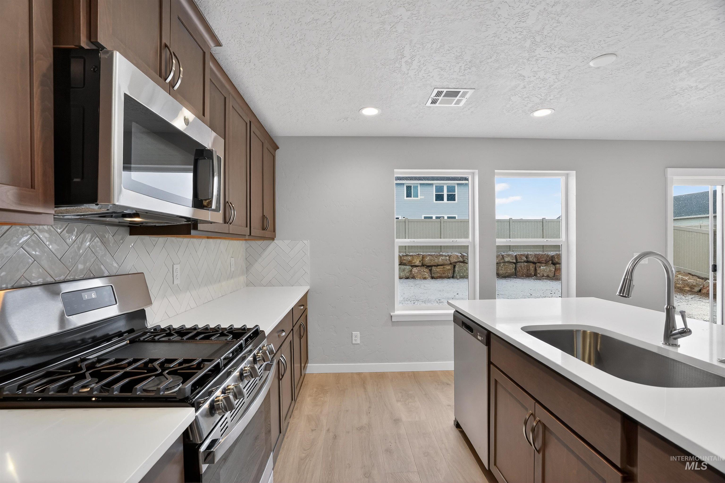7663 E Meriwether Dr