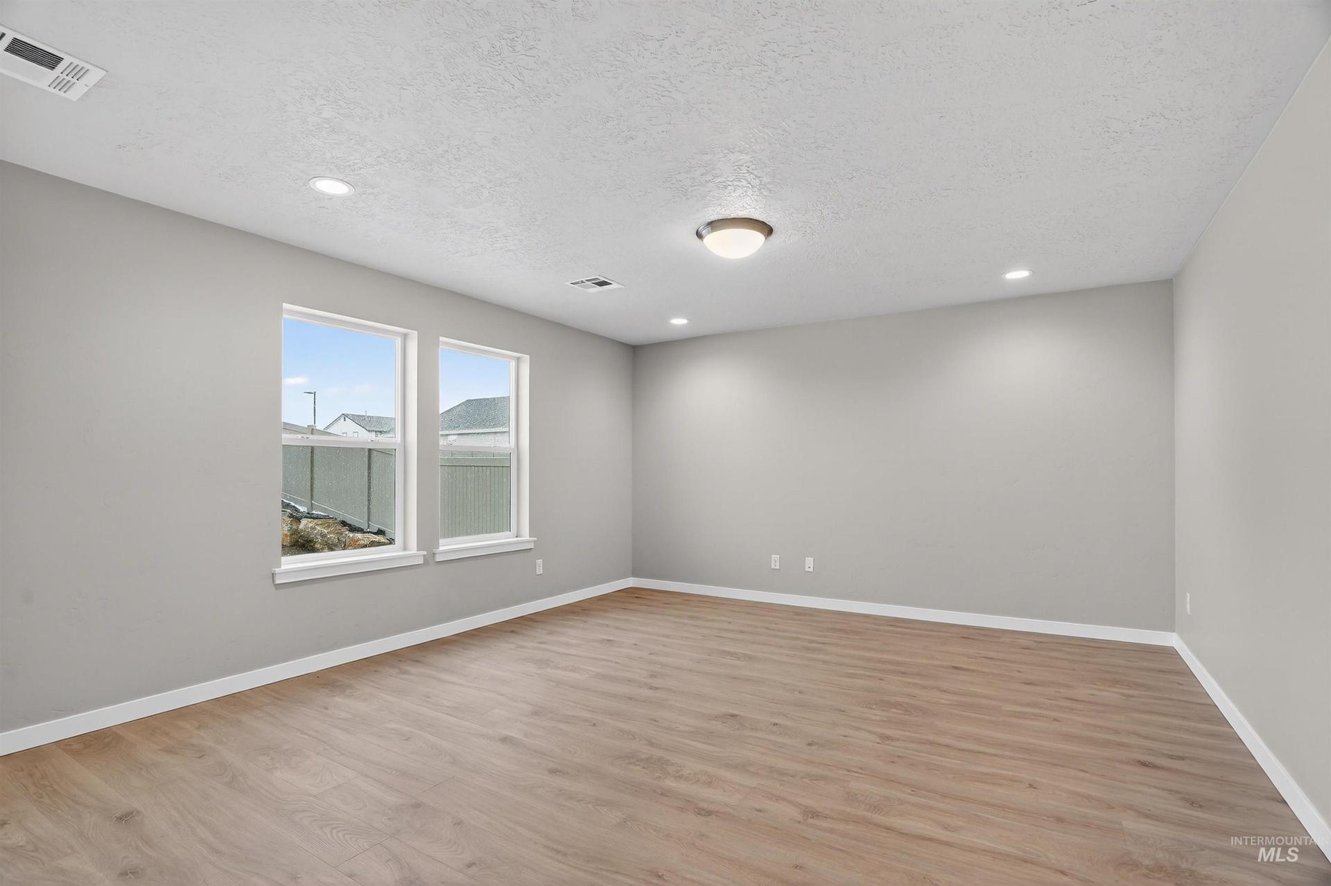 7663 E Meriwether Dr