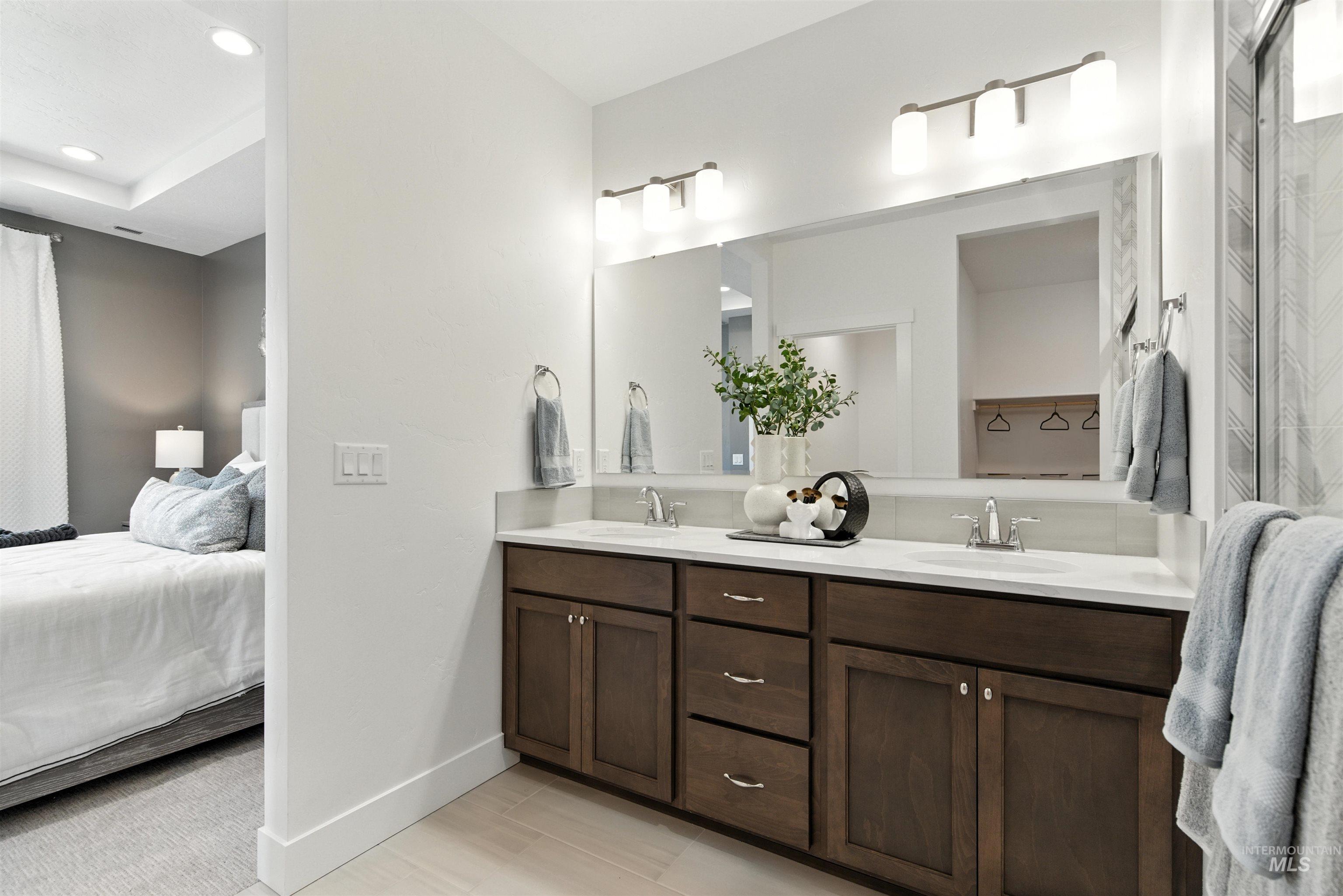 5524 W Larry St