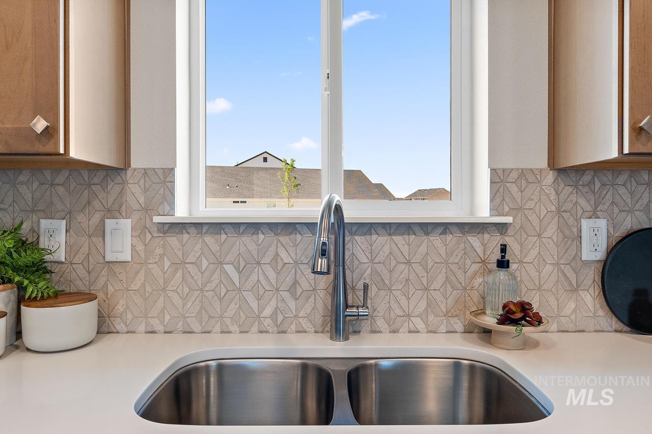 17580 Moon Ridge Pl
