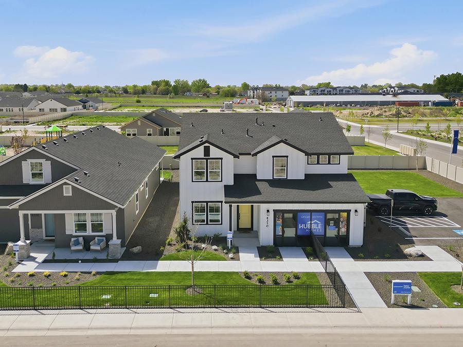 casa en Greenmont por Hubble Homes, LLC