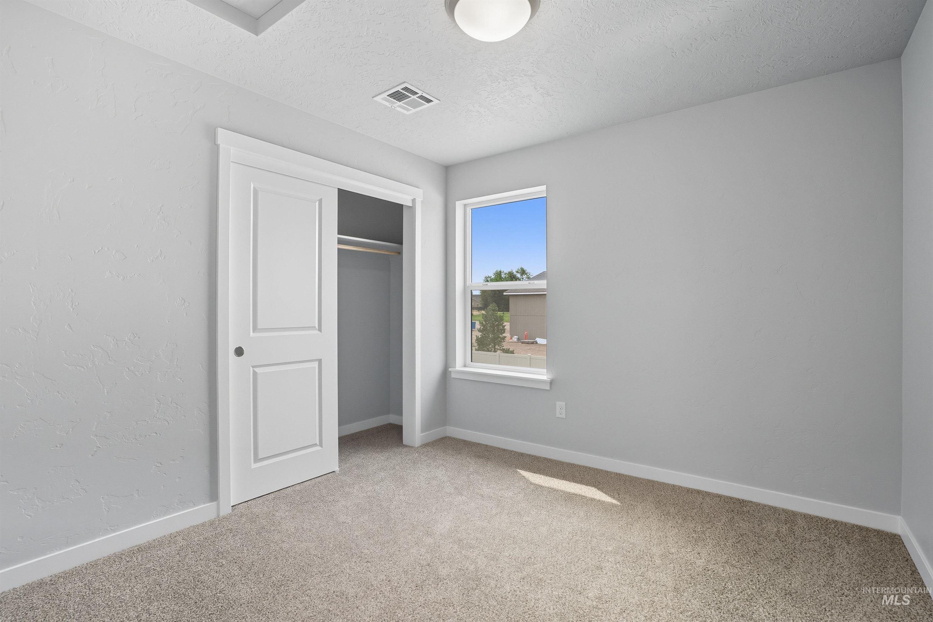 208 W Willow Dale Dr.