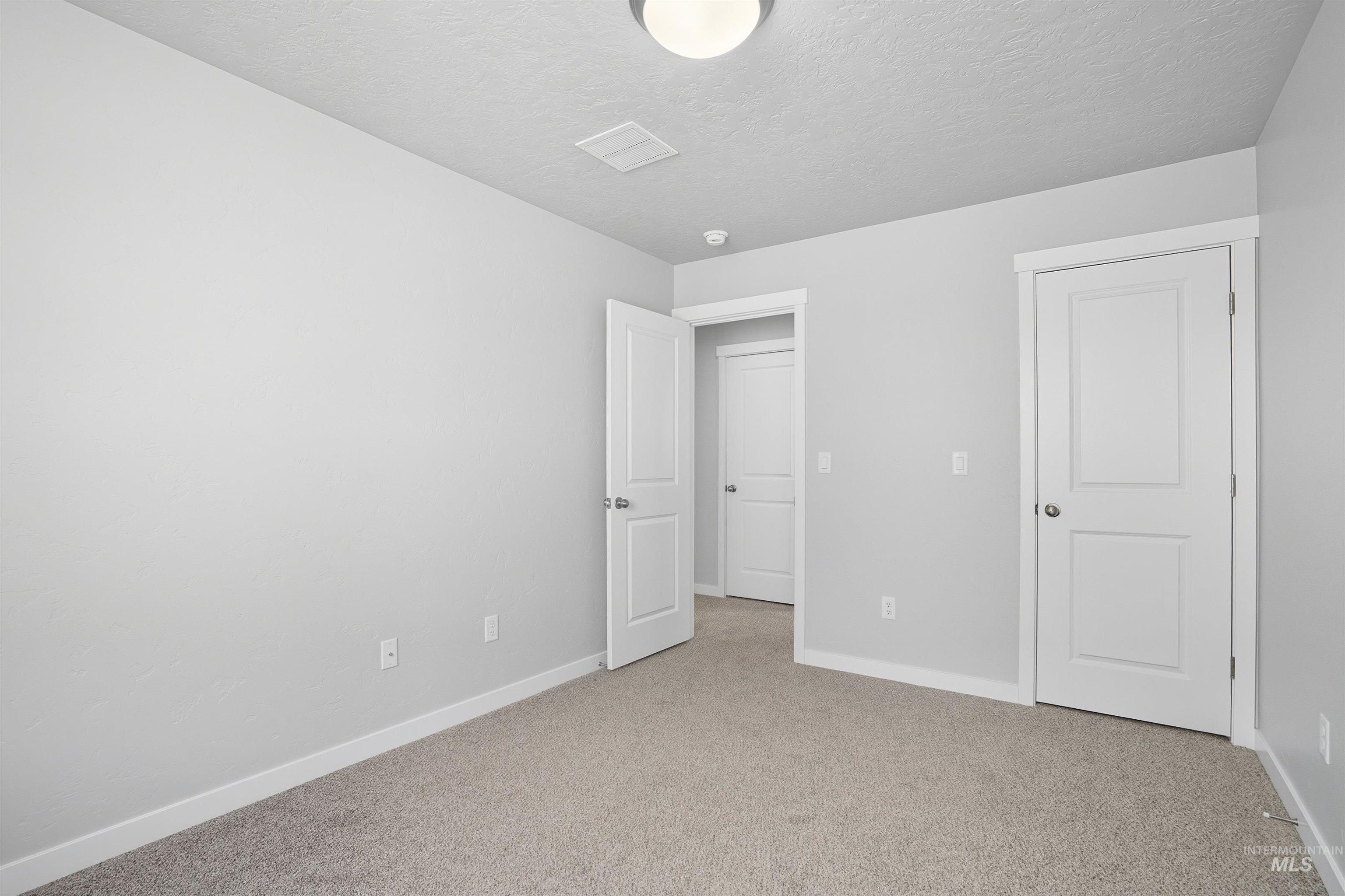 208 W Willow Dale Dr.