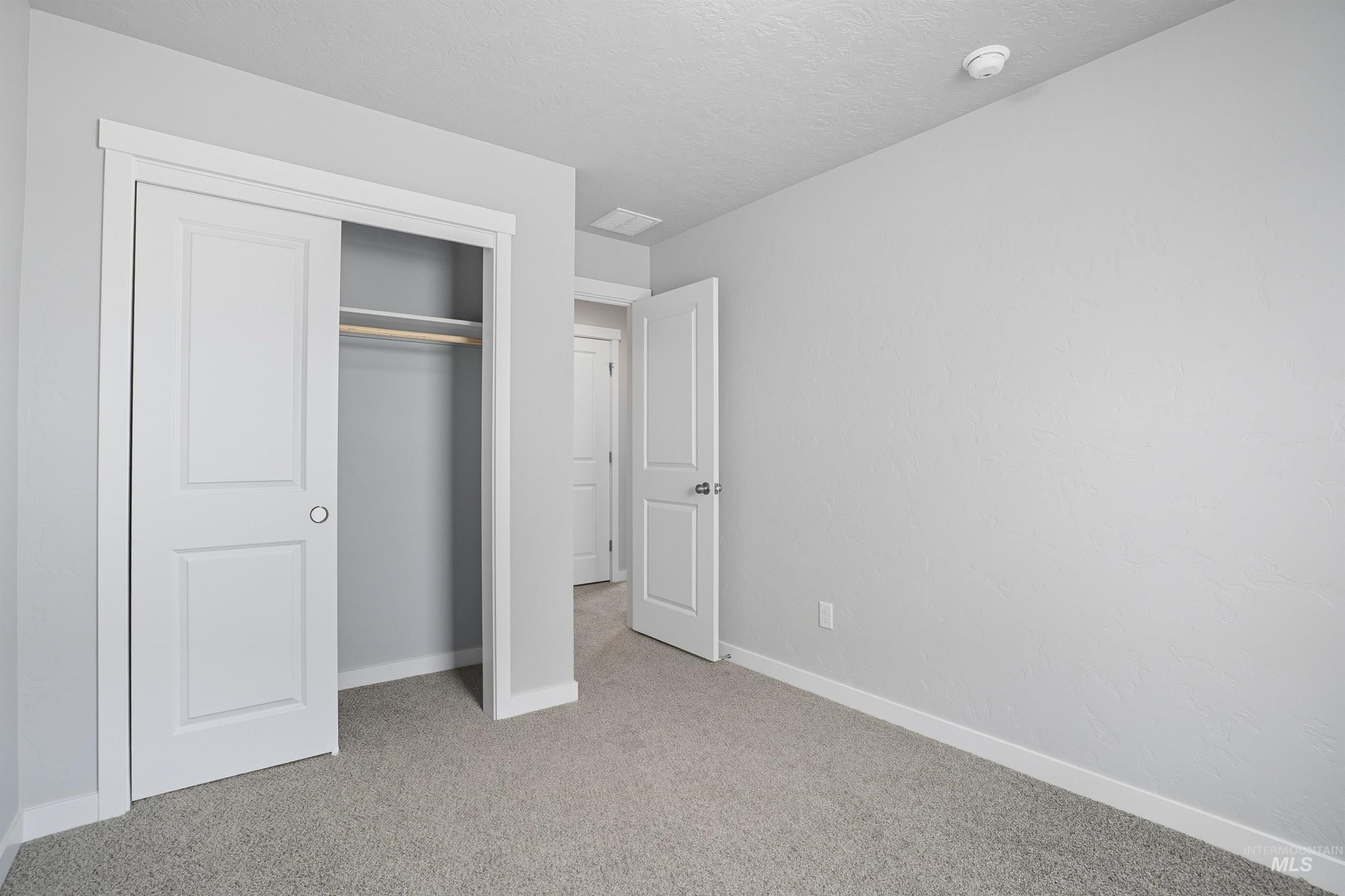 208 W Willow Dale Dr.