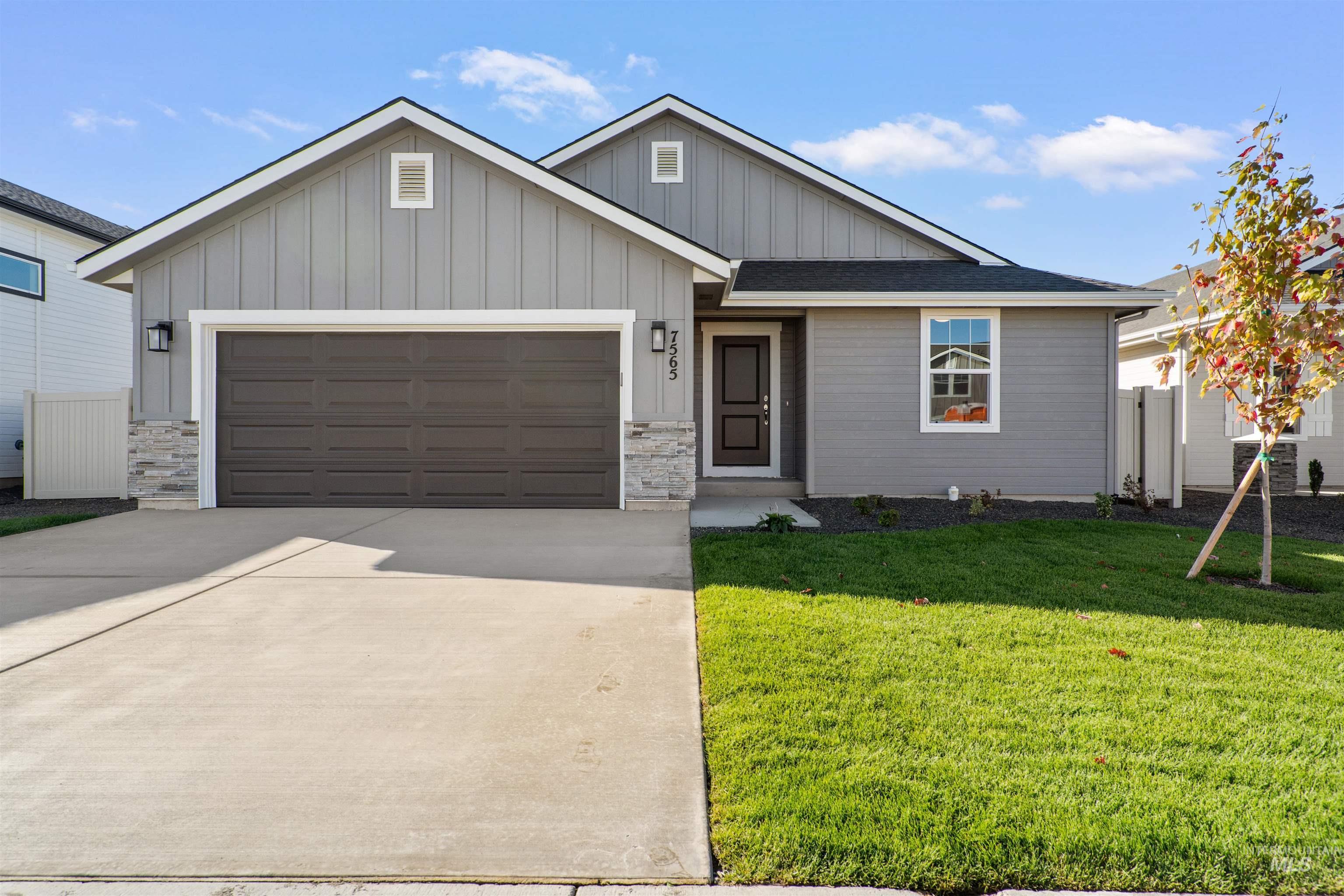 1576 SW Silverstone (Birch)