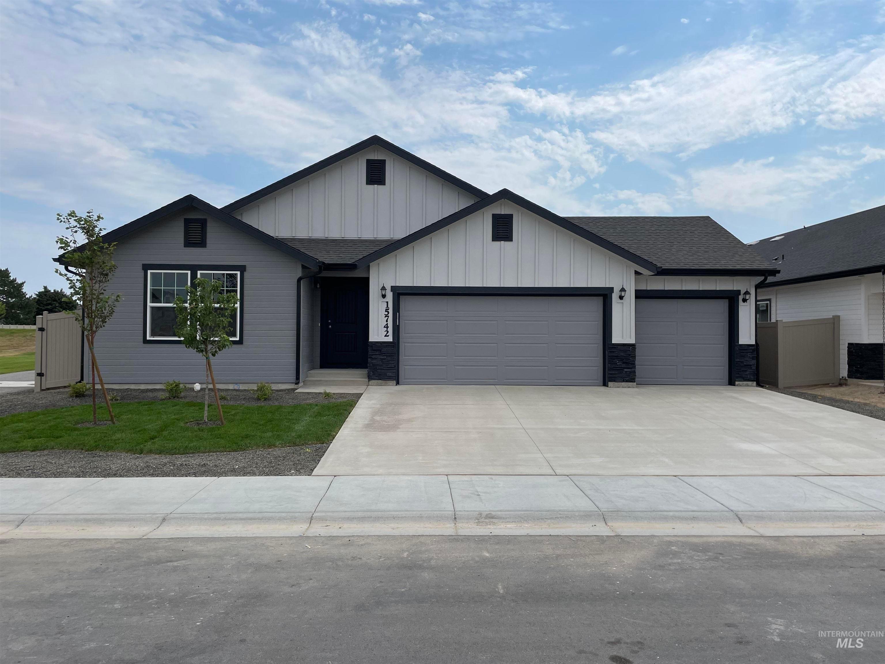 1580 SW Silverstone (Crestwood)
